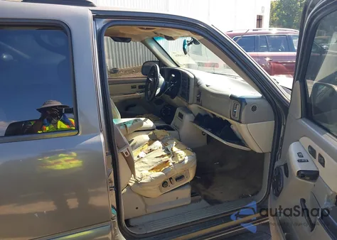 2002 Chevrolet Tahoe Lt from USA, damaged, VIN 1GNEC13Z02J201608